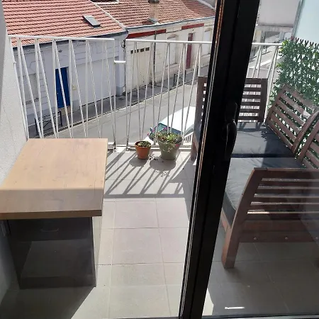 Confort Au Pied Du Tram Apartment *